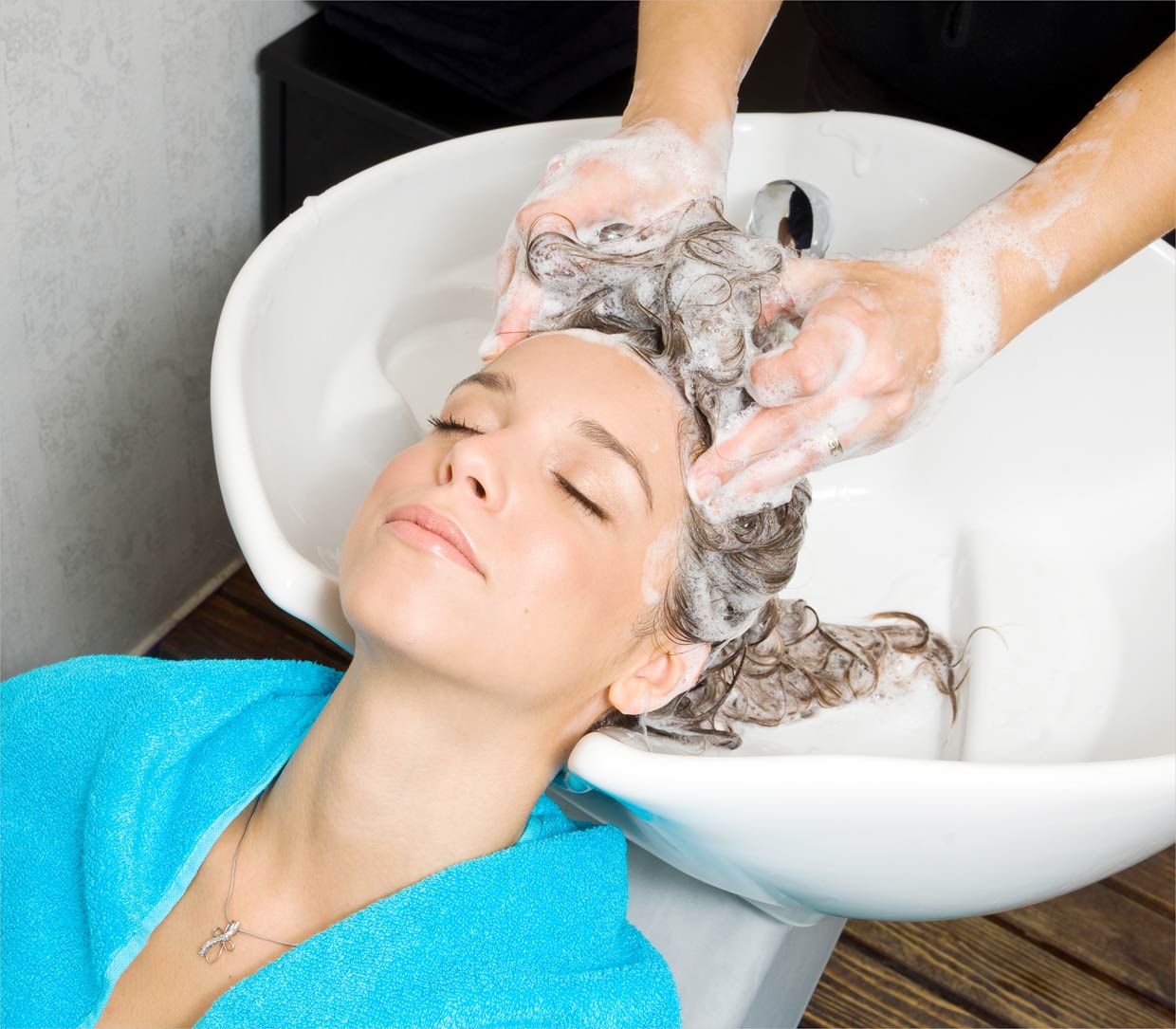 Advantages of hair washing-By Cosmetic-Therapy Kolkata